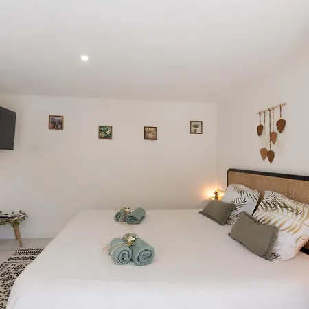 Casa de Férias Les Mappias En Ardeche Vesseaux